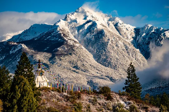 El pueblito sacado de cuento de hadas escondido entre las majestuosas montañas patagónicas