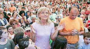 «No le teman al futuro, porque pertenece completamente a la voluntad de mi Hijo», dijo hoy la Reina de la Paz