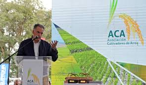 En Uruguay el presidente Orsi jerarquiza la cosecha de arroz