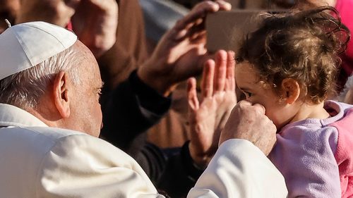Auge de turismo religioso: aumentó la demanda de recorridos inspirados en el Papa Francisco