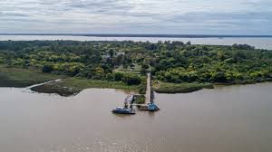 A dos horas de navegación desde Tigre, esta reserva natural con un área de preservación se hizo famosa por su presidio