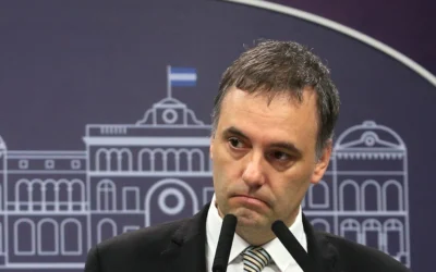 Adorni anunció cambios en la Ley de Tierras para habilitar la venta a extranjeros