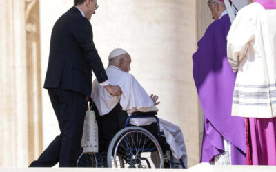 El Papa avanza en su recuperación: mejora su motricidad, su respiración y su habla