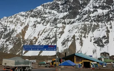 Semana Santa bajo amenaza: paro de Aduana y cierre del paso Cristo Redentor en Mendoza