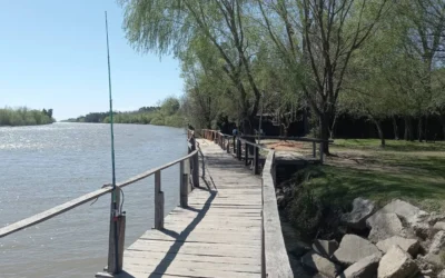 Escapada de finde XXL al medio de la naturaleza donde se puede pescar y andar en kayak a una hora del Obelisco