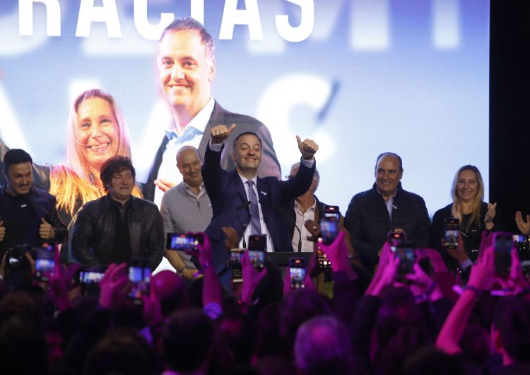 Adorni celebró la victoria de LLA en CABA y llamó a la oposición a unirse contra el kirchnerismo: «Tabula rasa»