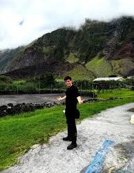 El argentino que navegó once días para visitar la isla más remota del mundo: “Es un viaje para los que no saben a dónde más ir”