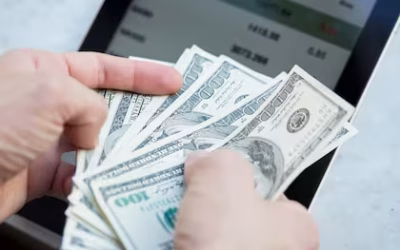 Cómo se puede comprar dólares y cómo atienden los bancos en esta “semana corta”