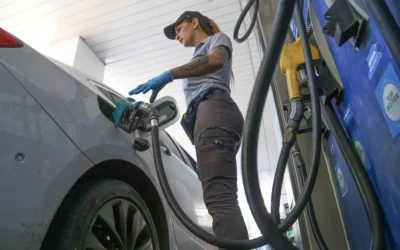 Ahora YPF subió los combustibles hasta 0,4%