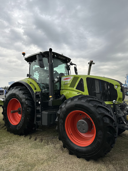 La potencia del tractor AXION será protagonista del stand de CLAAS en Agroactiva