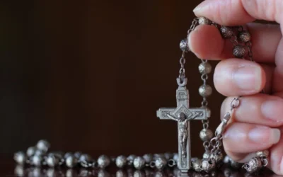 Nuevo estudio: El Rosario rivaliza con la meditación moderna en beneficios para la salud mental