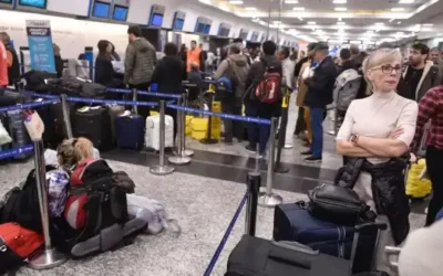 En medio del fuerte déficit de divisas, el Gobierno quiere “sincerar” los datos de gasto de turistas argentinos y extranjeros