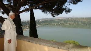 Benedicto XVI instó a tomar vacaciones en la naturaleza