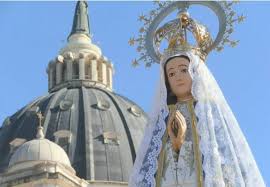Ayer se celebró la coronación de la Virgen de Itatí con la llegada de miles de peregrinos