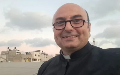 «Esta guerra tiene que terminar, no va a ser la solución de nada», dijo el padre Gabriel Romanelli