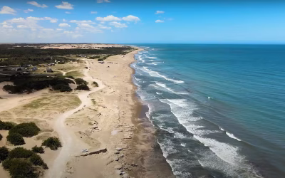 Ni Miramar ni Santa Clara: la playa con costas vírgenes a 1 hora de Mar del Plata, ideal para estas vacaciones