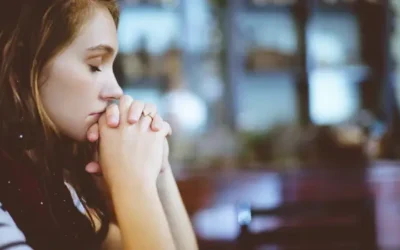 20 oraciones eficaces para rezar en pocos segundos