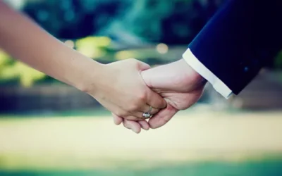 ¿Por qué se juntan dos sacerdotes y una madre de familia y escriben un libro sobre el matrimonio?