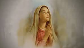 Invoquemos todos los días a la Virgen María