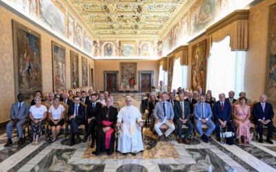 León XIV, a los políticos: el cristianismo no puede reducirse a la piedad privada