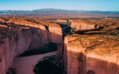 Maravilla natural: dónde queda el corazón rojizo de la geología argentina