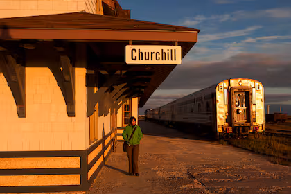 El tren que atraviesa bosques y tundras en busca de auroras boreales