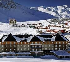 Por la falta de nieve, centros de esquí de Mendoza y Chile buscan alternativas para no perder visitantes