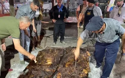 Escapada gastronómica: el pueblo bonaerense que elabora el mejor asado con cuero de Argentina