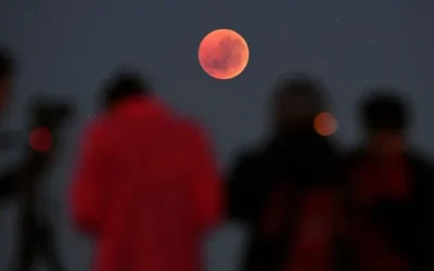 Los cielos cuentan la gloria de Dios: vive el eclipse en clave de fe