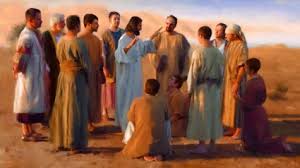 “Escogió de entre ellos a doce”