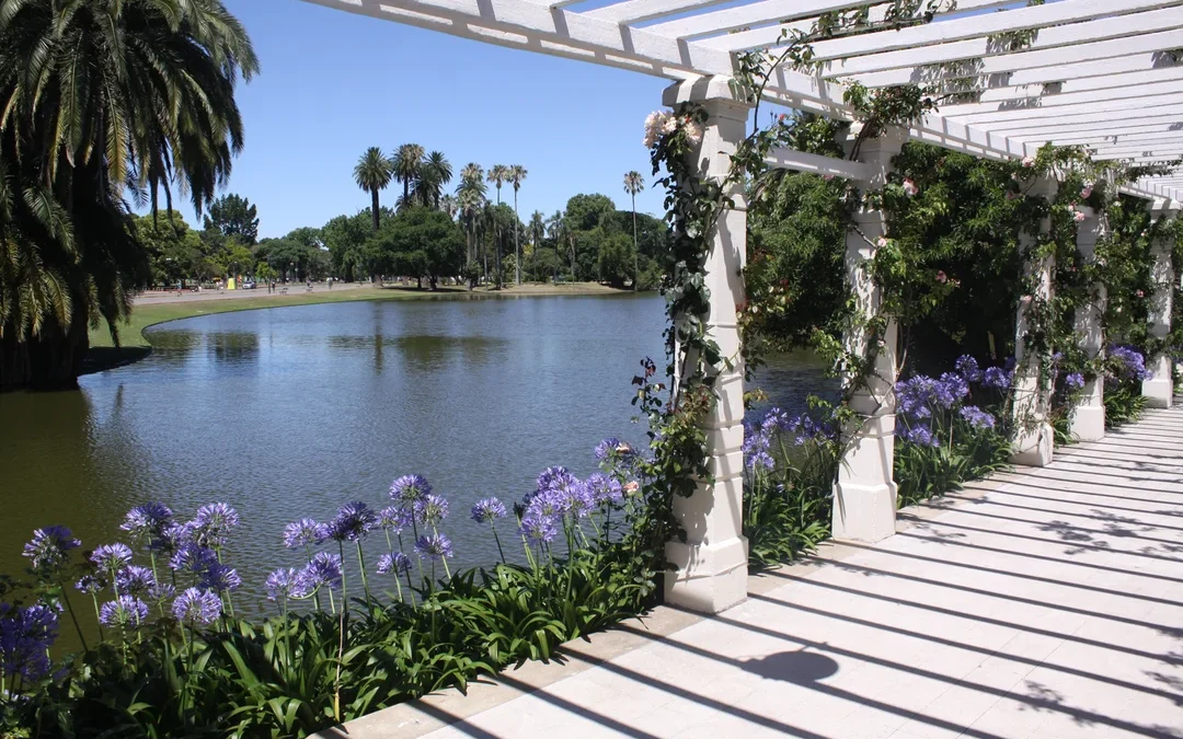 Siete parques con nombres curiosos para visitar en primavera y propuestas de actividades