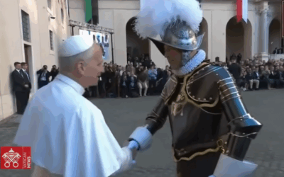 El Papa a la Guardia Suiza: Vivir la fe que habla del valor de servir