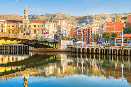 Lo mejor del País Vasco: playas, museos de vanguardia y viñedos históricos