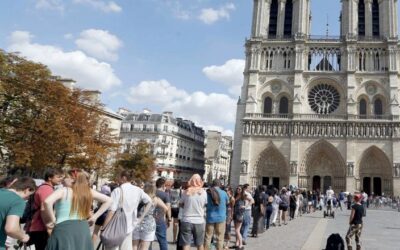 La Catedral de Notre Dame renace como epicentro del turismo religioso mundial y cultural en París