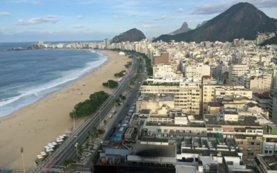 Los argentinos anticipan sus vacaciones 58 días y ya pagan el 25% de los pasajes internacionales en dólares