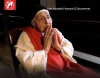 A los 106 años, monja continúa sirviendo en clausura y llevando el Evangelio a YouTube