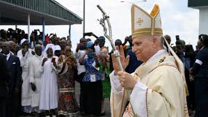 León XIV en Camerún: un llamado masivo a la solidaridad y la justicia social