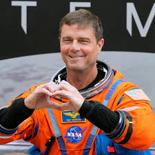 El comandante de Artemis II y el impacto espiritual de ver la Tierra orbitando la Luna