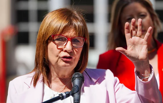 ¿No le sueltan la mano? Bullrich dijo que Adorni tiene que presentar su declaración de bienes de forma “inmediata”