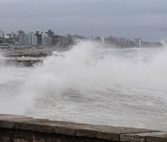El potente ciclón extratropical devasta la Costa bonaerense con olas de siete metros