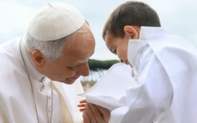 León XIV alienta a un joven con miedo al futuro: El amor de Jesús te acompañará siempre