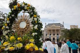 El misterio de la fe en las calles: el sentido comunitario del Corpus Christi
