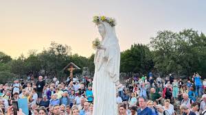 Reina de la Paz da mensaje de conversión en la colina: «¡Amen a Dios y alaben a Dios con todo su corazón!»