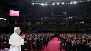 El Papa: Sean hilos nuevos para hacer brillar nuestra “magnífica humanidad”