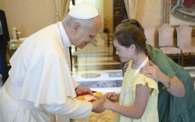 Papa León XIV advierte: Ningún médico debería permitirse jamás “decidir sobre la vida de un embrión”