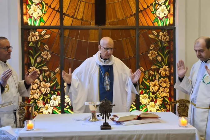 Desde la Casa de Gobierno, obispo consagró a la Argentina al Sagrado Corazón de Jesús 