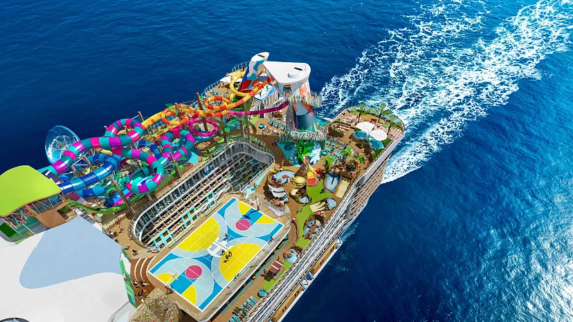 El barco más grande del mundo desembarca en el Mediterráneo con parque acuático, tirolina sobre el mar y pista de hielo