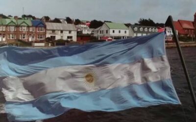 Reconocido periodista inglés publicó que «las Malvinas no pueden ser británicas para siempre» y desató la polémica en el Reino Unido Reconocido periodista inglés publicó que «las Malvinas no pueden ser británicas para siempre» y desató la polémica en el Reino Unido