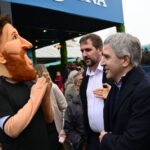 Luis Caputo visitó la Rural y enfrió las expectativas sobre un anuncio en la baja de las retenciones Luis Caputo visitó la Rural y enfrió las expectativas sobre un anuncio en la baja de las retenciones