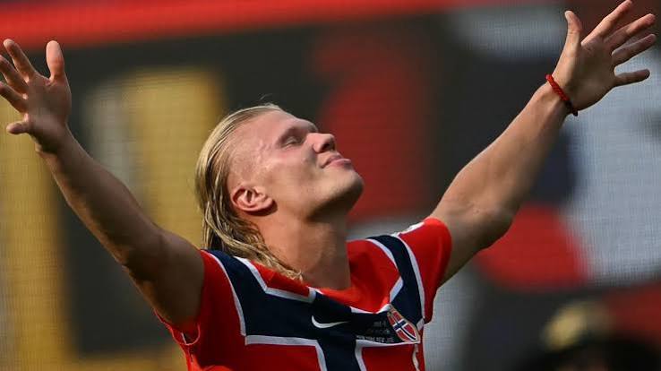 Inglaterra y Noruega se enfrentan por un lugar en las semifinales del Mundial 2026. De aquí saldrá un rival para Argentina.